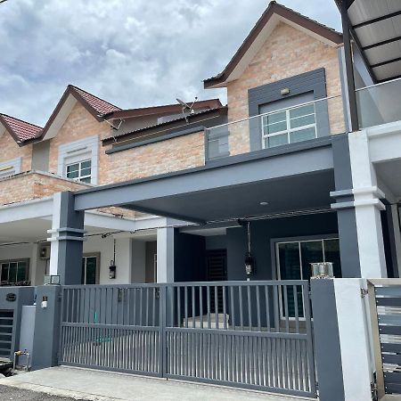 Langkawi Cozy Holiday Home At Taman Simfoni By Zervin Kuah Exterior foto